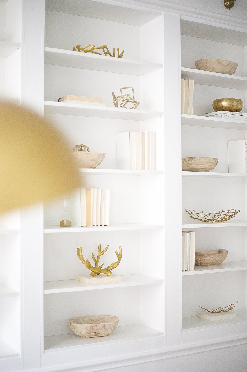 Inspiração para um estilo minimalista de prateleiras